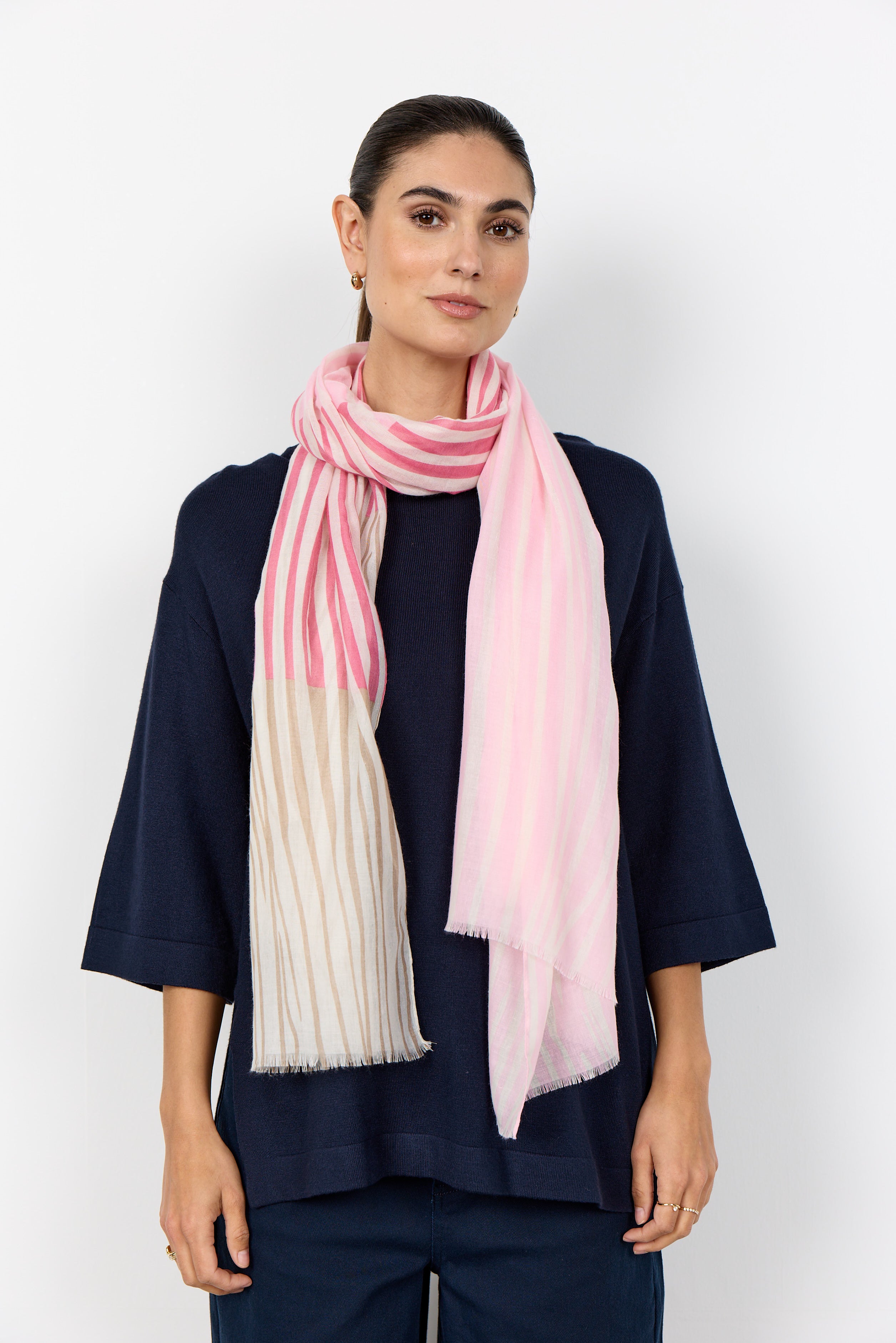 Canina Striped Pattern Scarf
