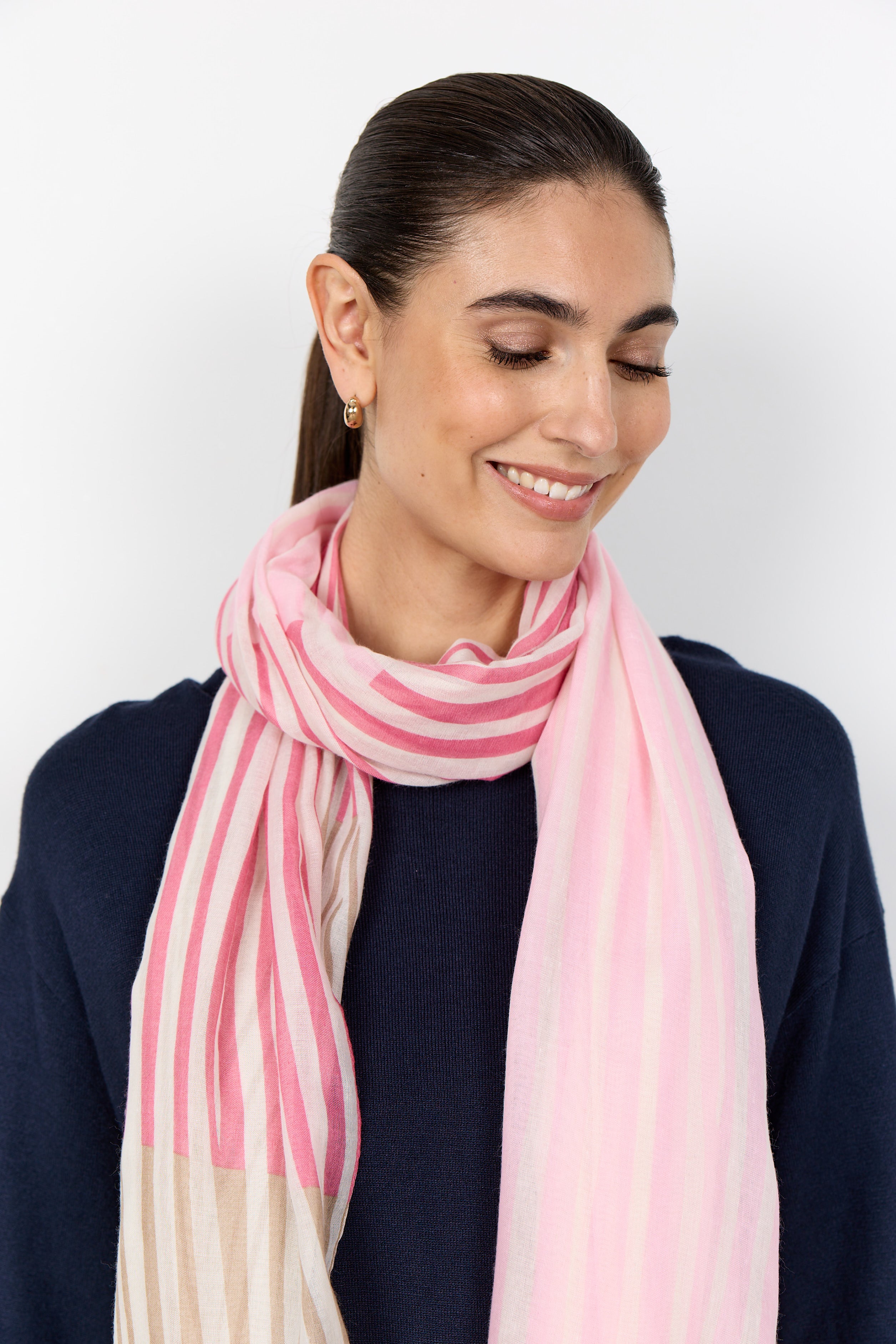 Canina Striped Pattern Scarf
