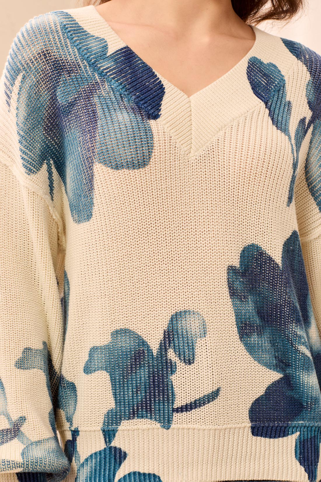Drop Shoulder V-Neck Puff-Sleeve Printed Sweater