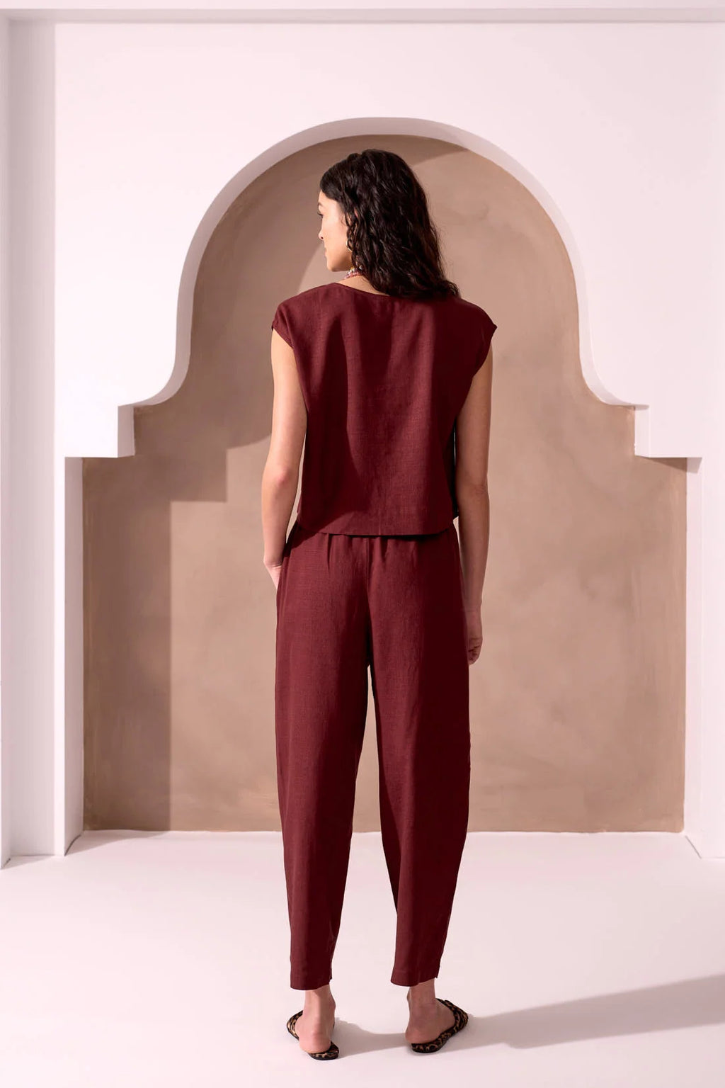 Soft Linen Relaxed Tapered Cropped Pants