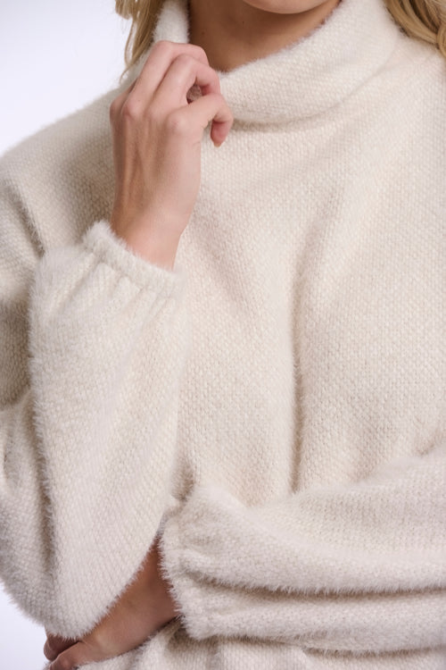 Bellar Pullover With High Collar