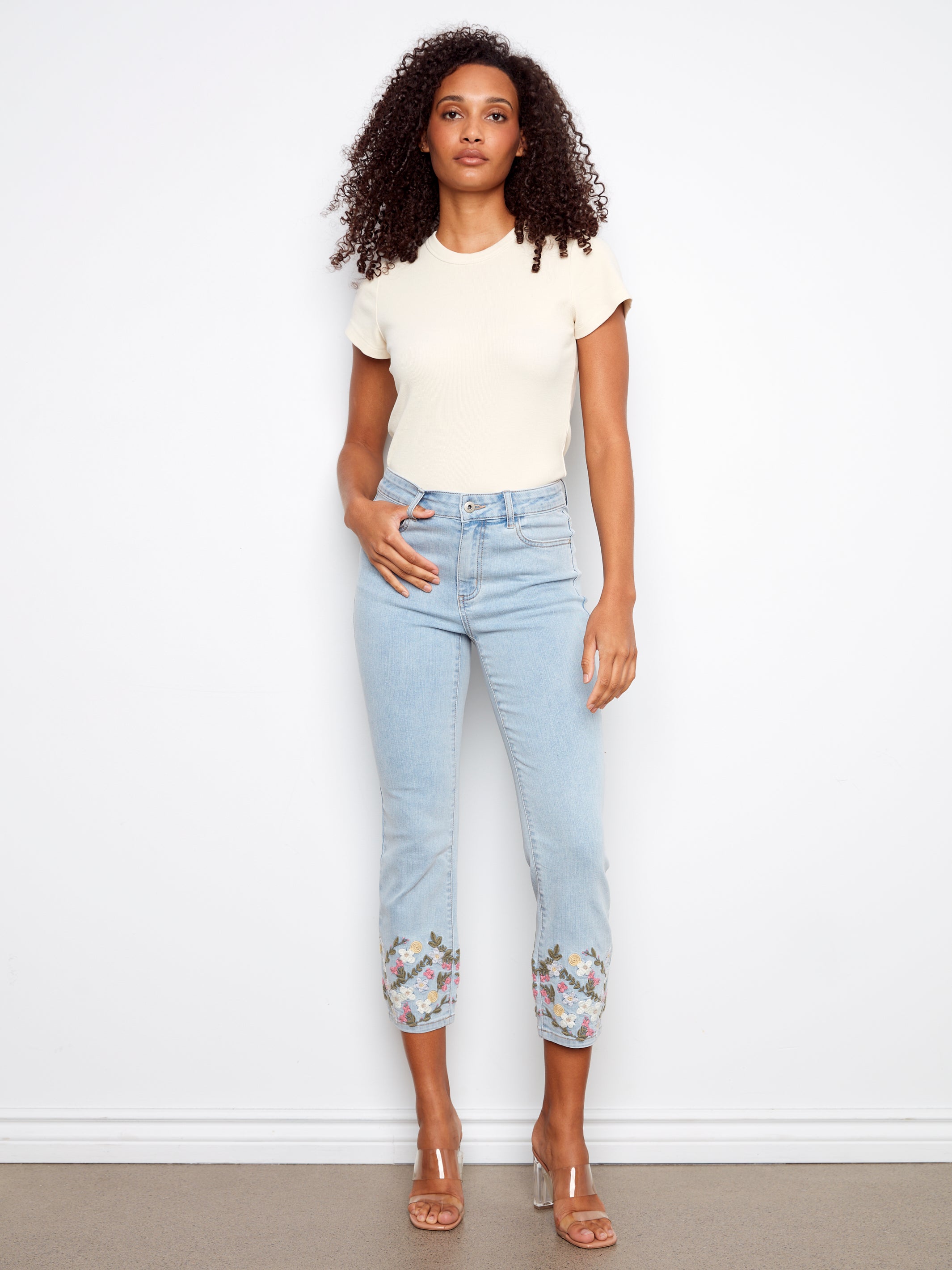 Cropped Slim Jeans with Embroidered Hem