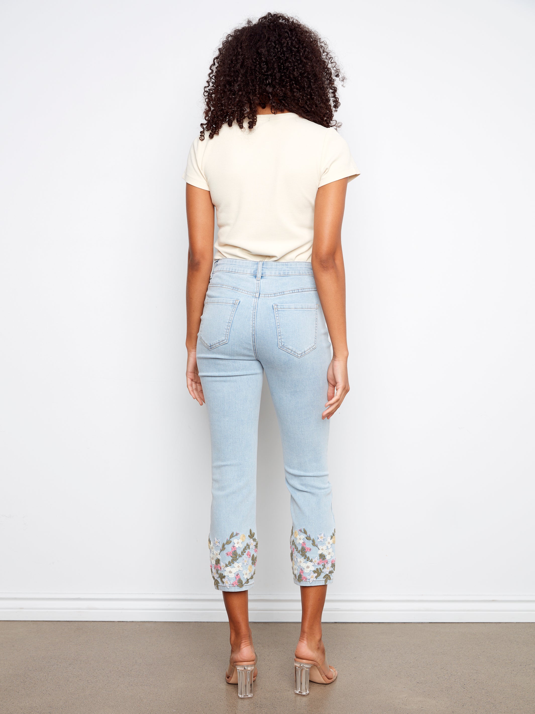Cropped Slim Jeans with Embroidered Hem