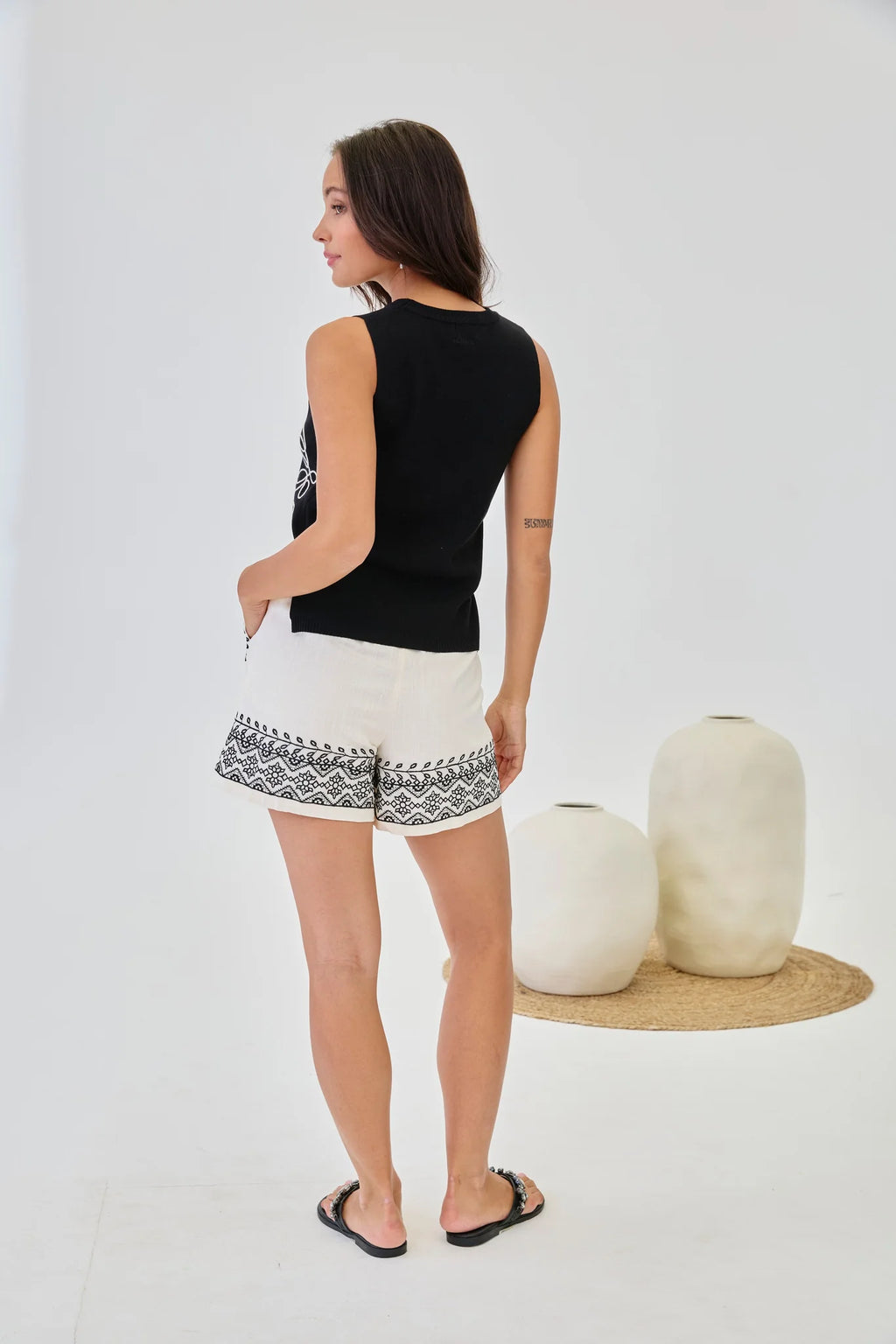 Peses Linen Shorts with Embroidered Borders