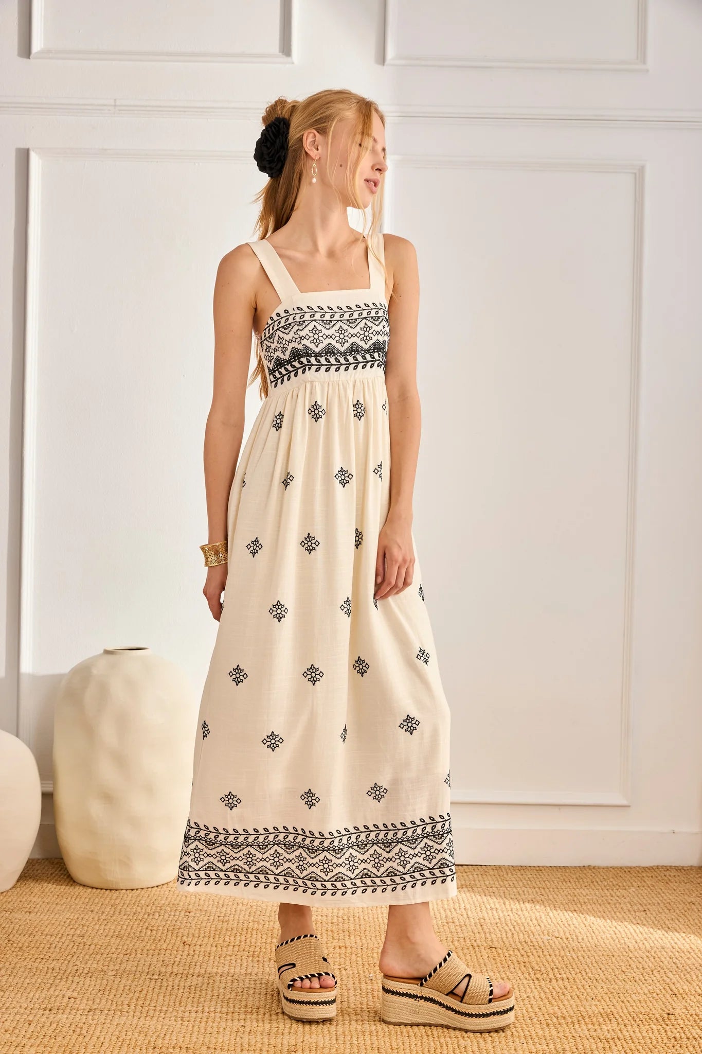 Urani Two-Tone Embroidered Midi Dress