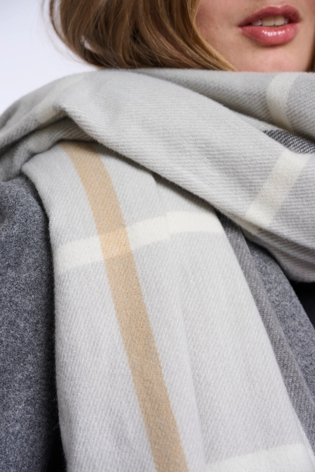 Loet Check Pattern Scarf