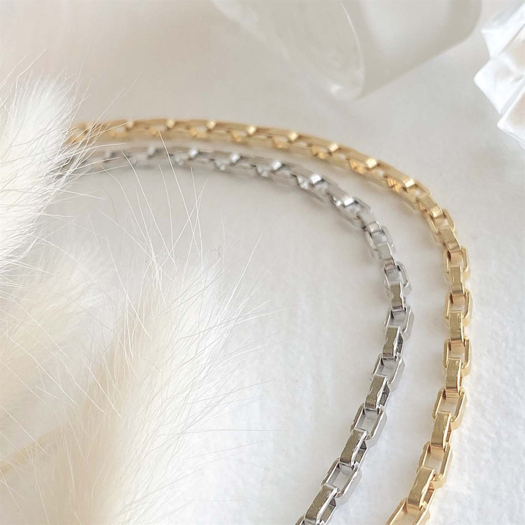 Dua Chunky Rectangular Box Chain Necklace