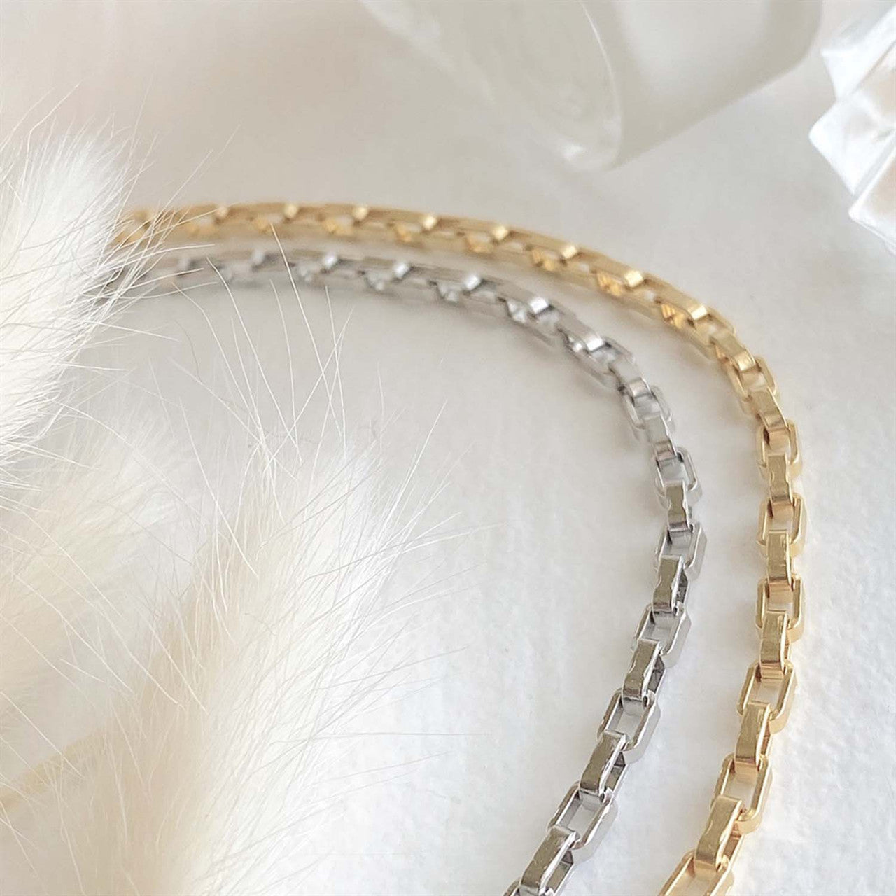 Dua Chunky Rectangular Box Chain Necklace