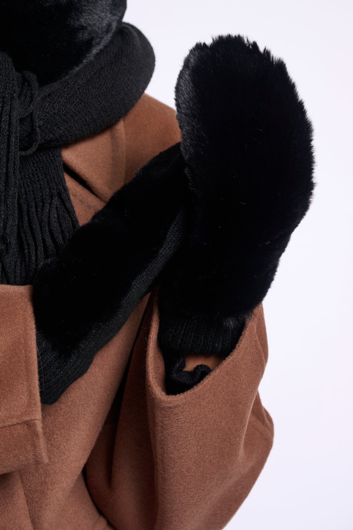 Oxo Faux Fur Gloves