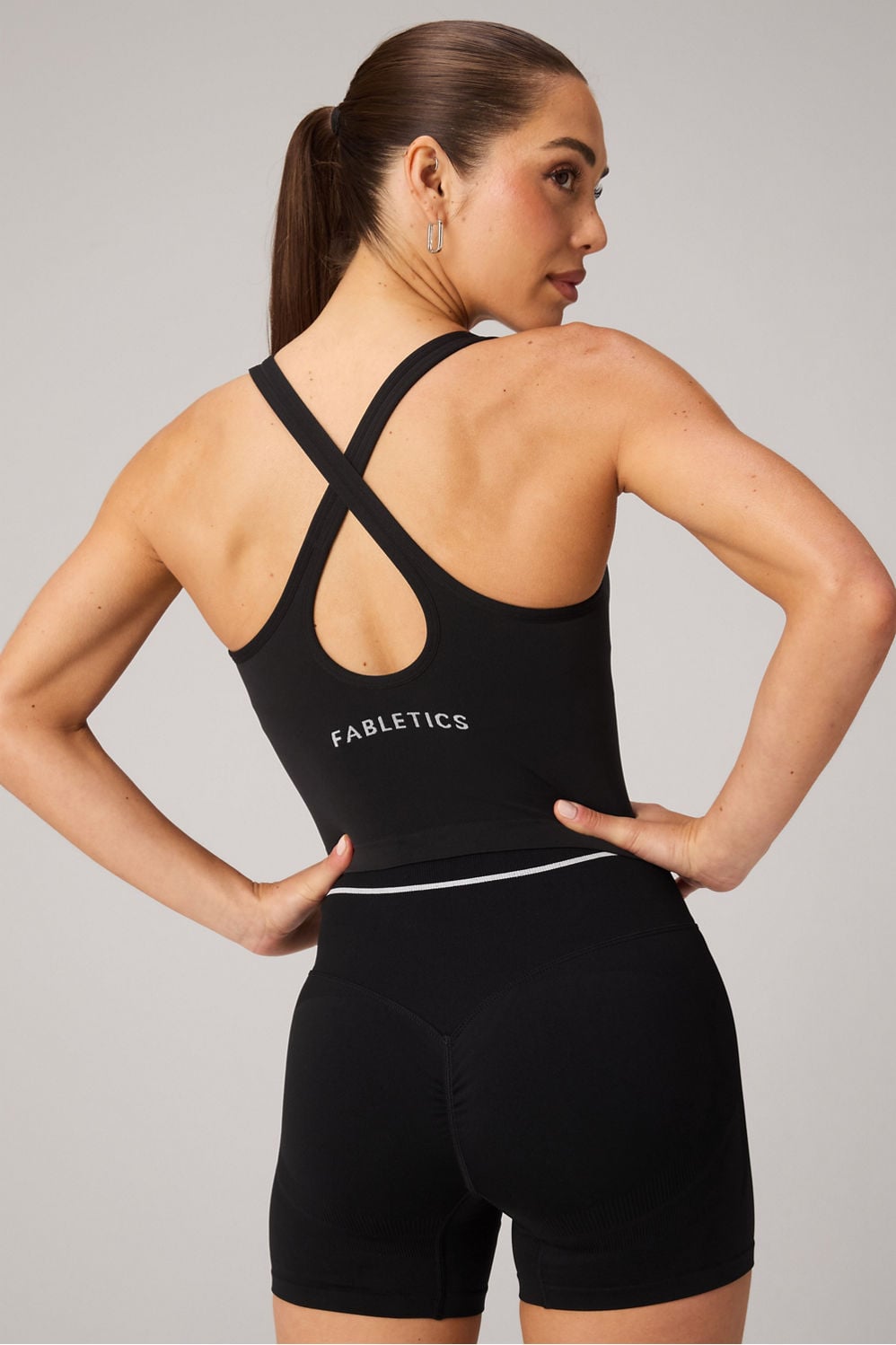 Seamless Cropped Built-In Bra Tank