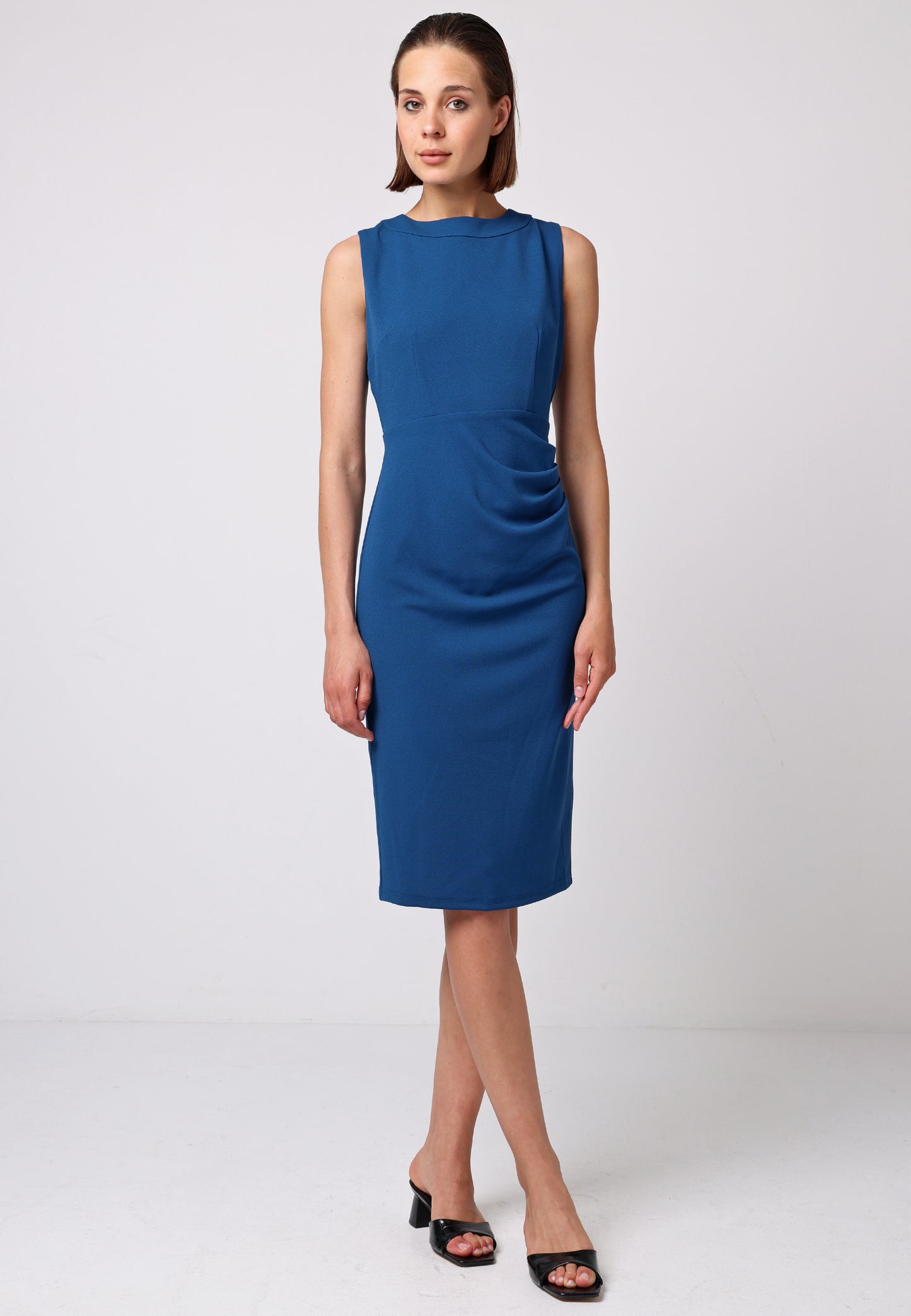 Side Ruching Sleeveless Sleek Midi Dress