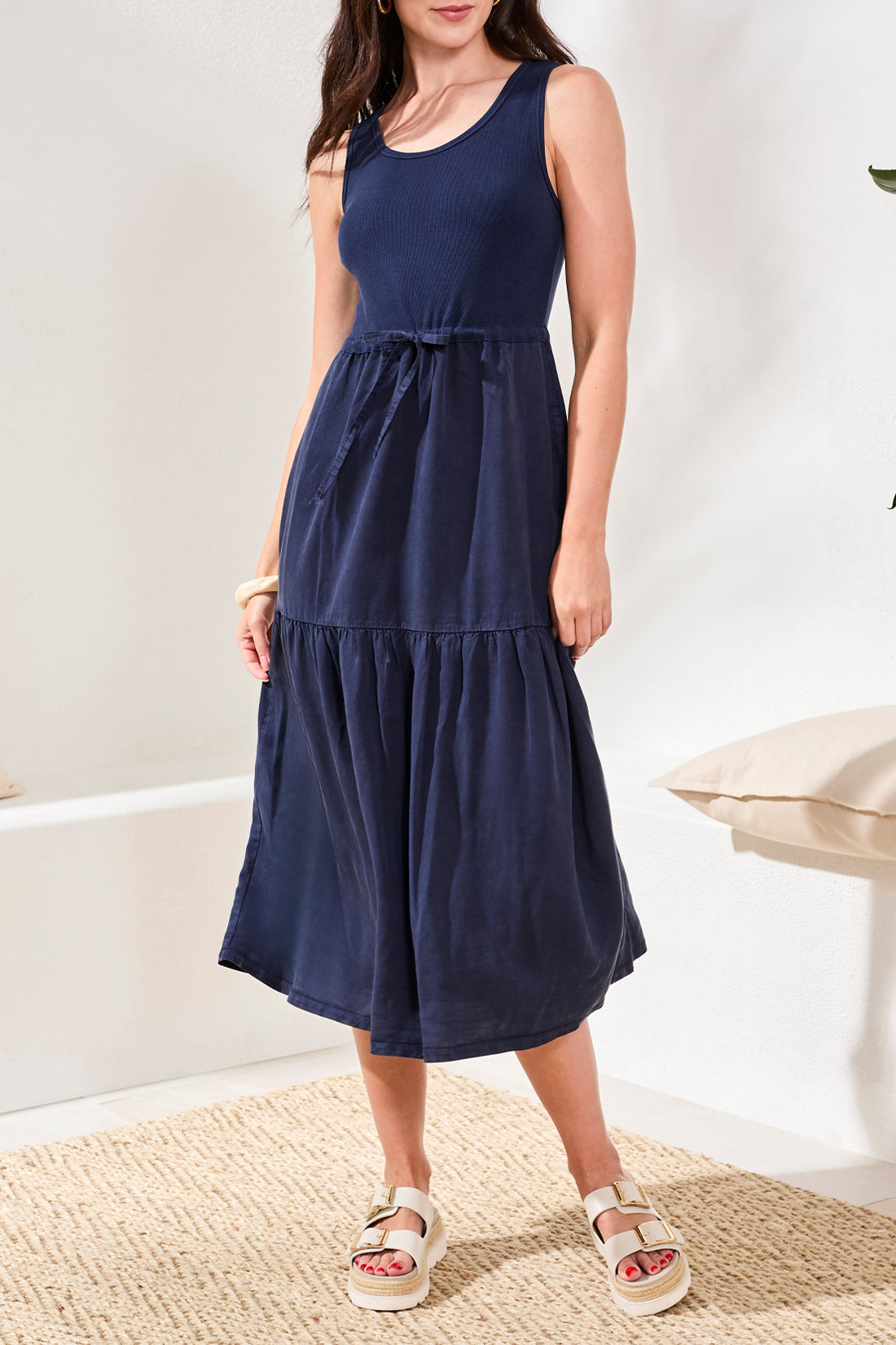 Sleeveless Scoop Neck Maxi Dress