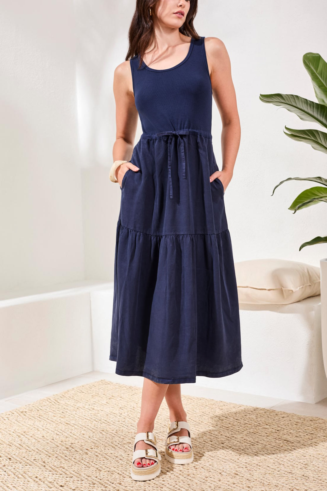 Sleeveless Scoop Neck Maxi Dress