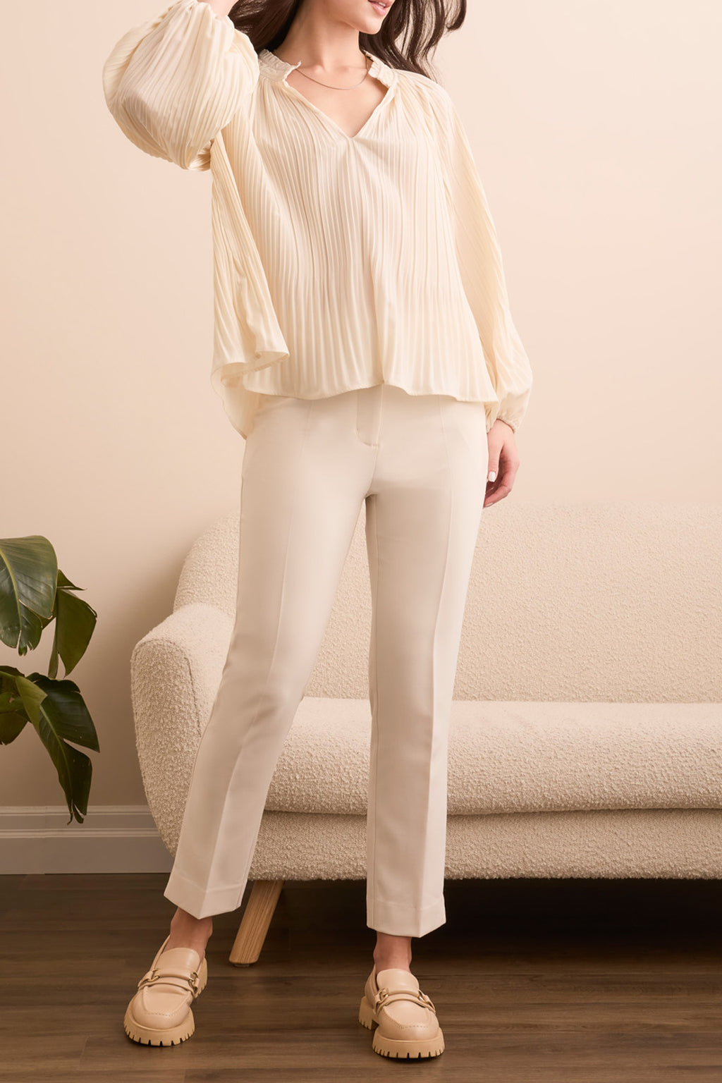 Long Sleeve Blouse with Ruffle Collar