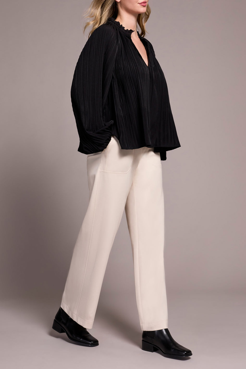 Long Sleeve Blouse with Ruffle Collar