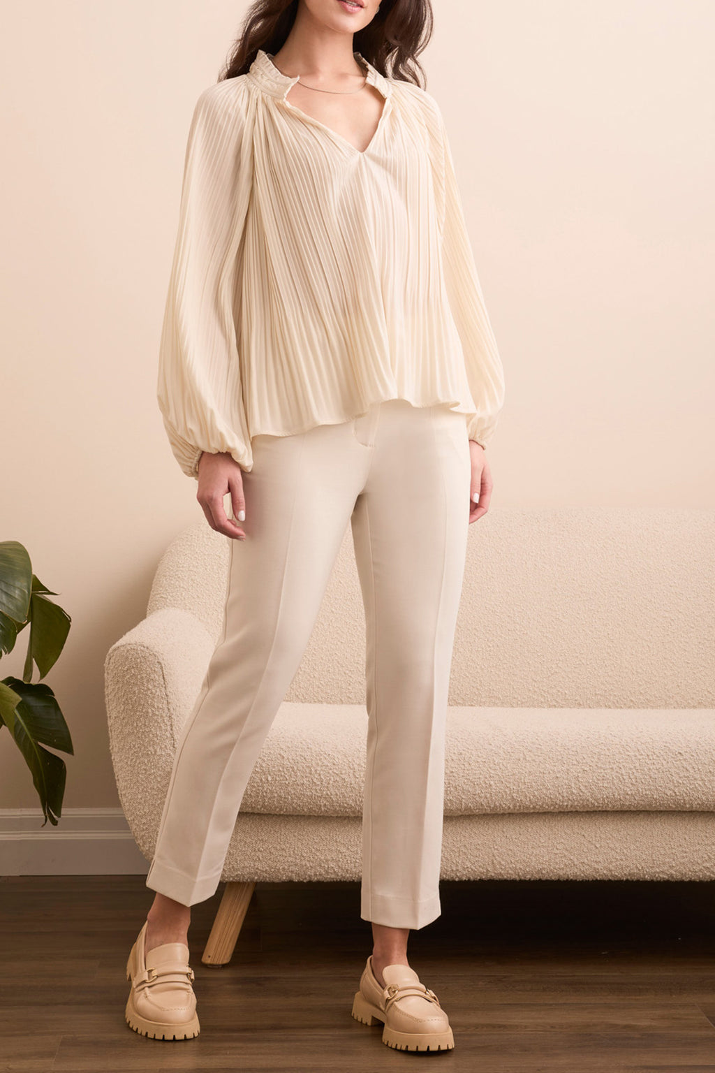 Long Sleeve Blouse with Ruffle Collar